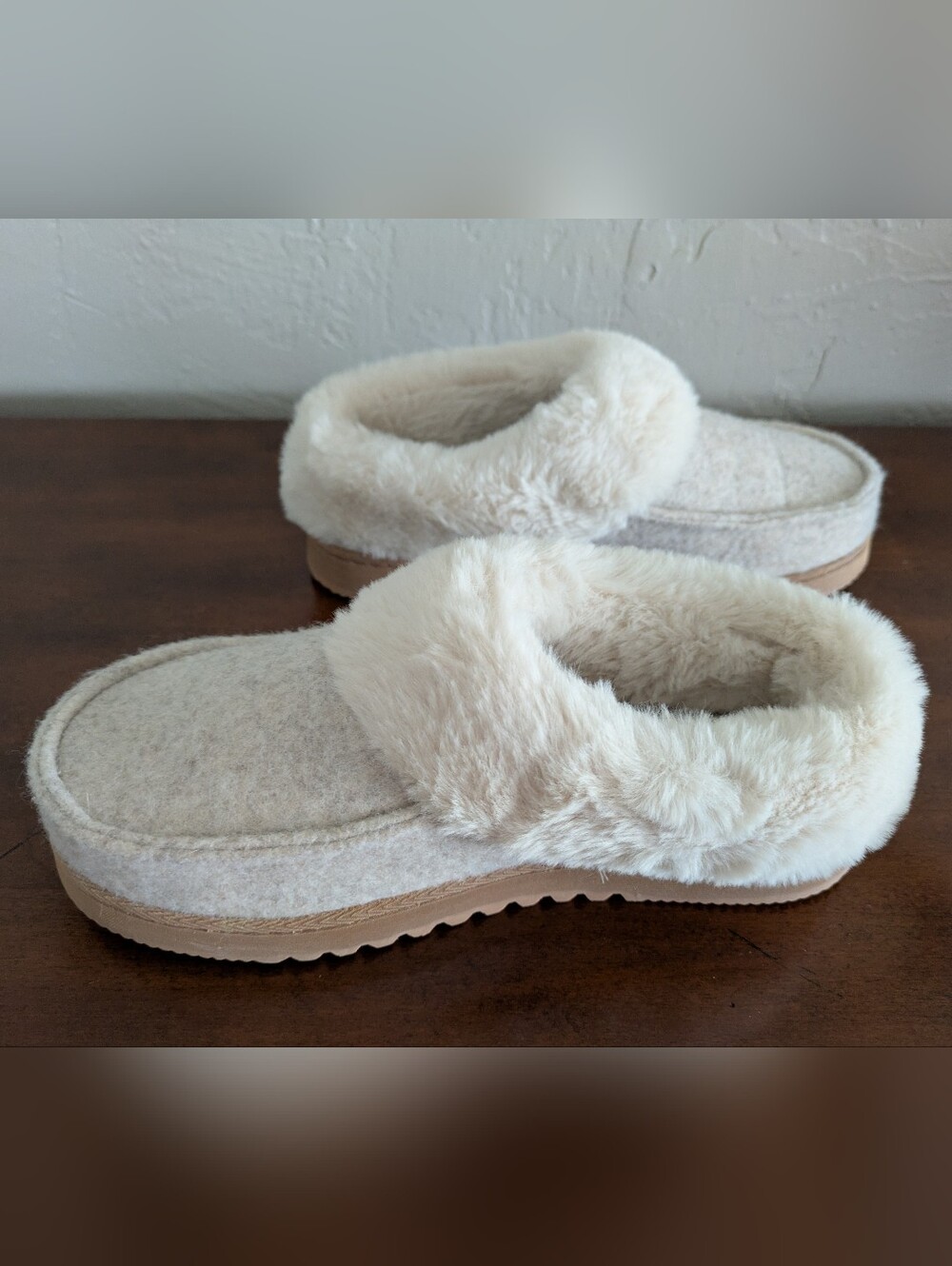 NWOT Dearfoams Clog Slippers
